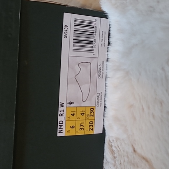 BNIB Adidas NMD - Picture 2 of 3